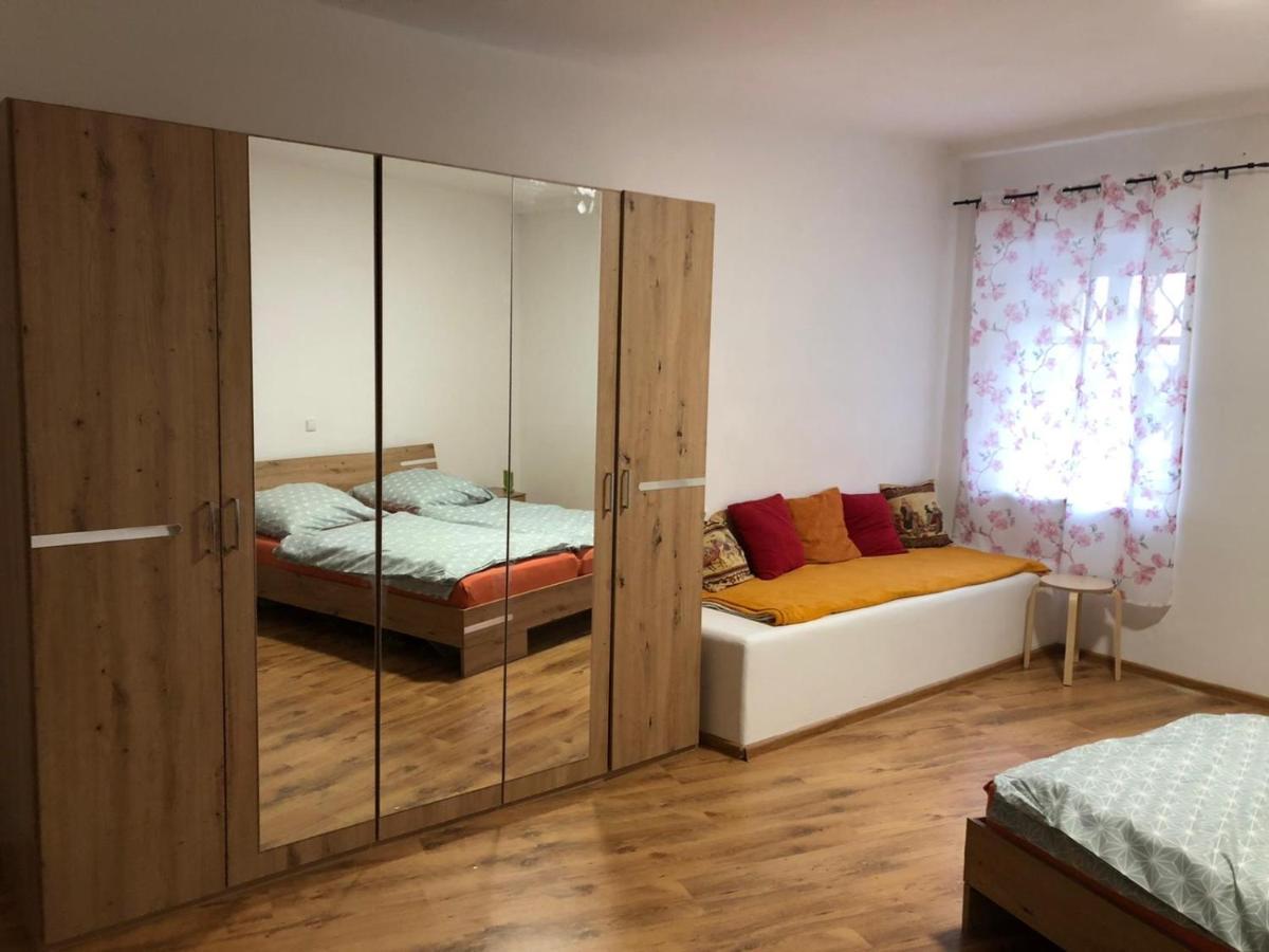 Apartment Am Schlosspark 2 Cheb Buitenkant foto