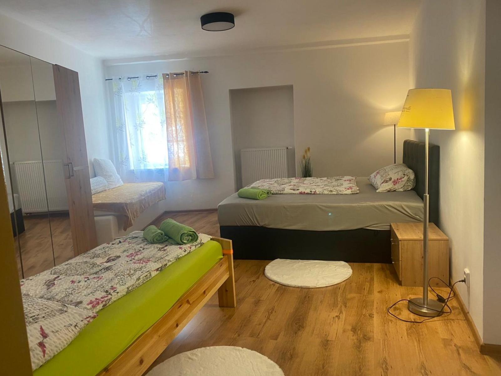 Apartment Am Schlosspark 2 Cheb Buitenkant foto